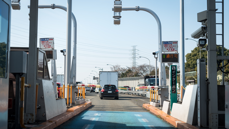 The sign says 20 km/h but you can go through at 50 km/h if you’re brave.